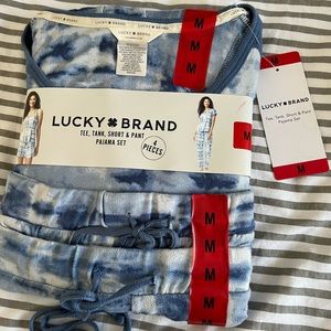 Brand new Lucky brand lounge set